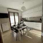 Apartment Duo Living, Spacious Comfortable 5 Minutes From Lancetti *