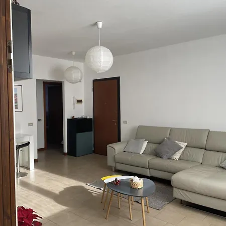 דירה Duo Living, Spacious Comfortable 5 Minutes From Lancetti מילאנו