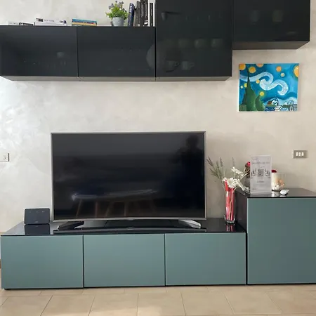 Duo Living, Spacious Comfortable 5 Minutes From Lancetti * Mailand