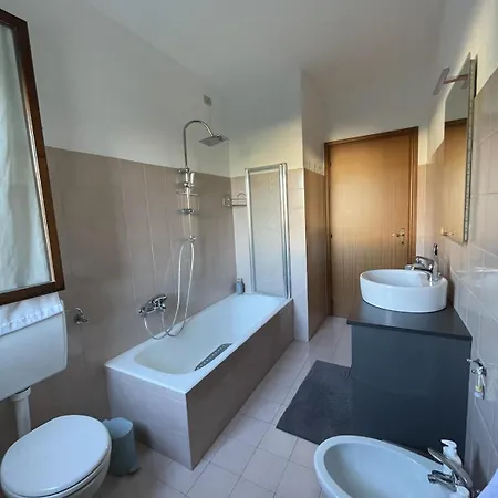 Duo Living, Spacious Comfortable 5 Minutes From Lancetti דירה מילאנו