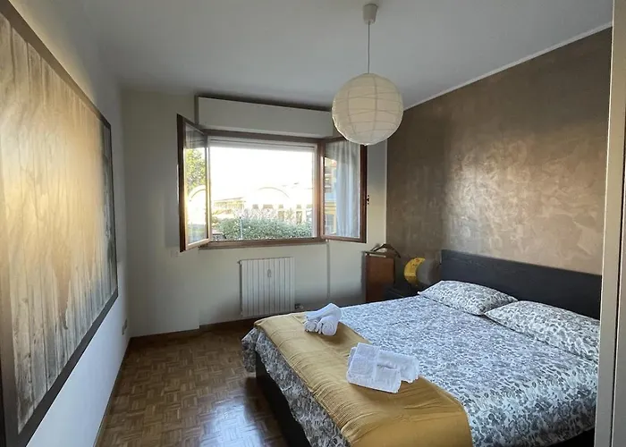 Duo Living, Spacious Comfortable 5 Minutes From Lancetti Lejlighed